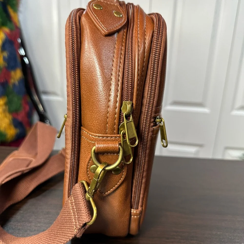 U.S. Army Faux Leather Gear Organizer Bag With Metal Plaque - Picture 3 of 15